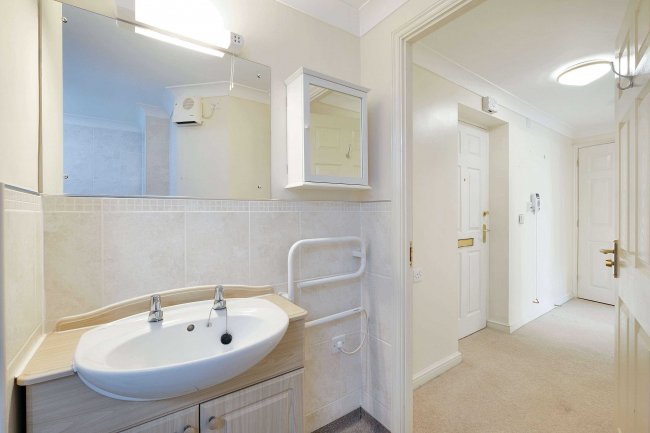 48 Townsend Court, High Street South, Rushden, NN10 0FR 7