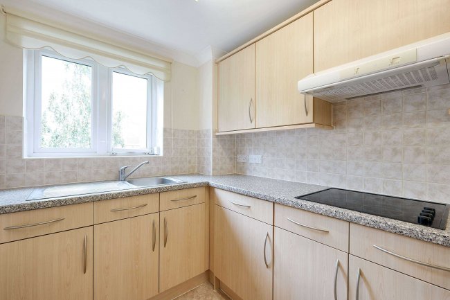 48 Townsend Court, High Street South, Rushden, NN10 0FR 7