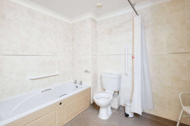 48 Townsend Court, High Street South, Rushden, NN10 0FR 7