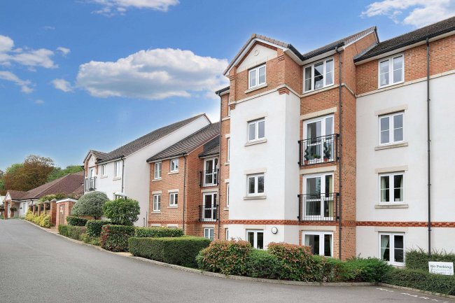 48 Townsend Court, High Street South, Rushden, NN10 0FR 7