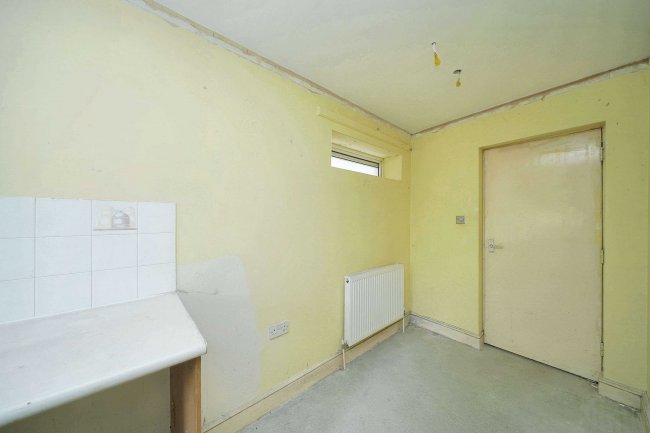 Flat B, 5 Amherst Road, Tunbridge Wells, Kent TN4 9LG 9