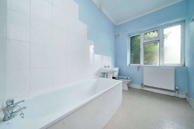 Flat B, 5 Amherst Road, Tunbridge Wells, Kent TN4 9LG 9