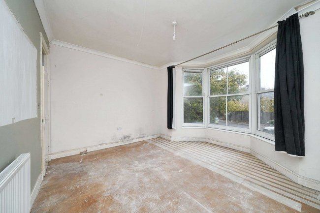 Flat B, 5 Amherst Road, Tunbridge Wells, Kent TN4 9LG 9