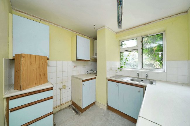 Flat B, 5 Amherst Road, Tunbridge Wells, Kent TN4 9LG 9