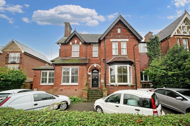 Flat B, 5 Amherst Road, Tunbridge Wells, Kent TN4 9LG 9