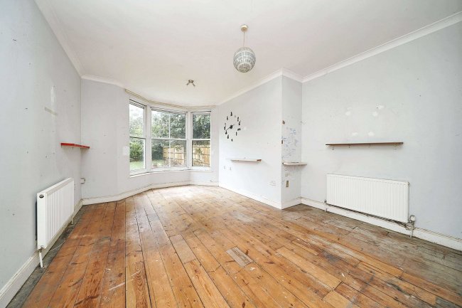 Flat B, 5 Amherst Road, Tunbridge Wells, Kent TN4 9LG 9