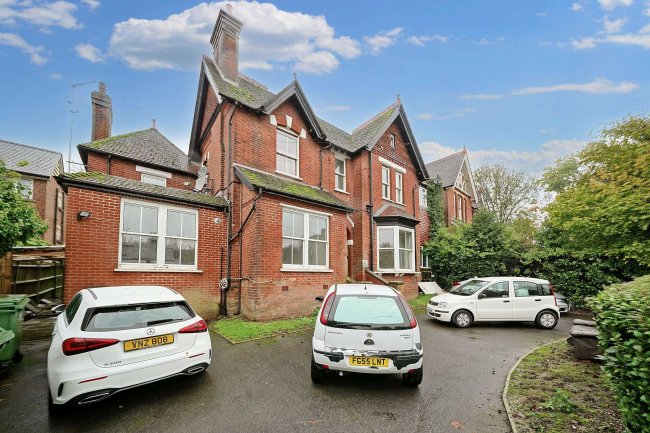 Flat B, 5 Amherst Road, Tunbridge Wells, Kent TN4 9LG 9