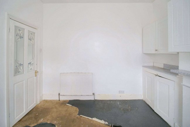 18 Paget Rise, London, SE18 3QQ 1