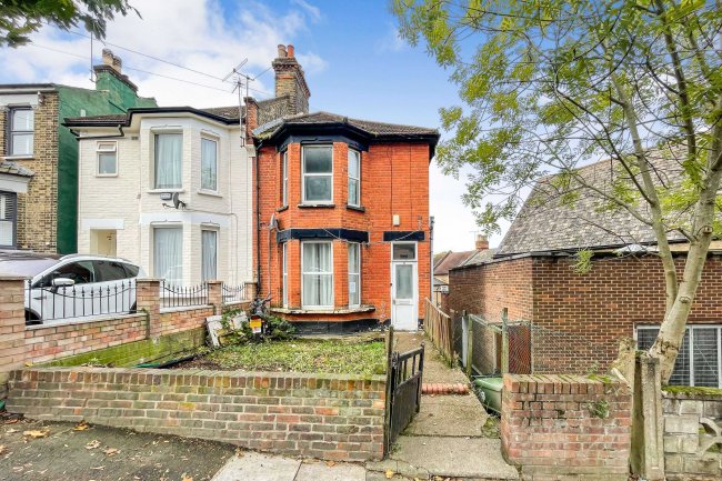 18 Paget Rise, London, SE18 3QQ 1