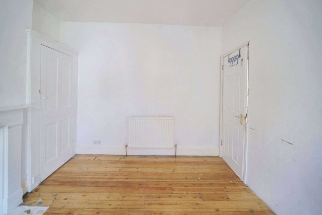 18 Paget Rise, London, SE18 3QQ 1