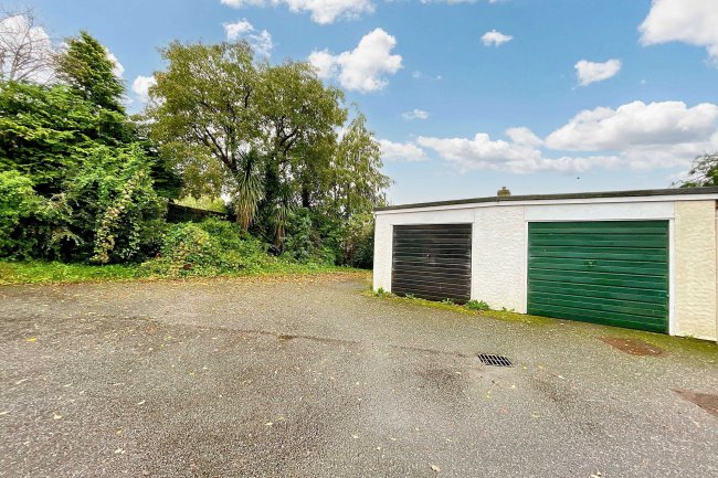 2 Rosemount Gardens, Musbury Road, Axminster, EX13 5AE 8