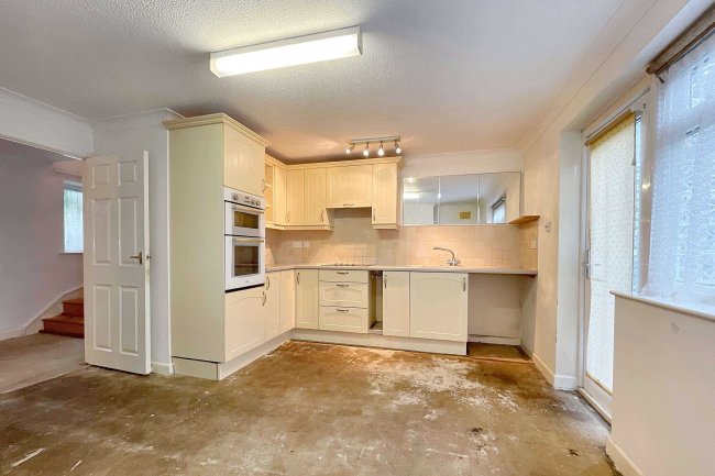 2 Rosemount Gardens, Musbury Road, Axminster, EX13 5AE 8