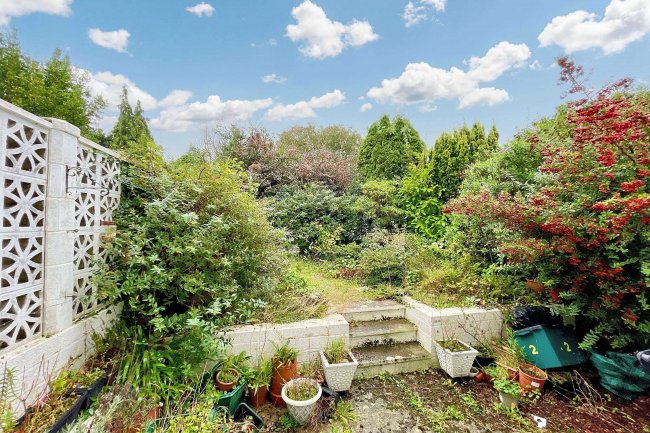 2 Rosemount Gardens, Musbury Road, Axminster, EX13 5AE 8