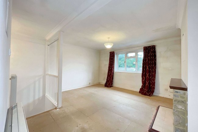 2 Rosemount Gardens, Musbury Road, Axminster, EX13 5AE 8