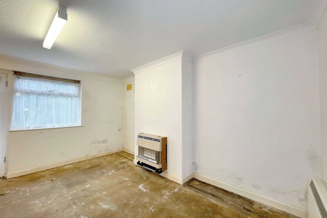 2 Rosemount Gardens, Musbury Road, Axminster, EX13 5AE 8