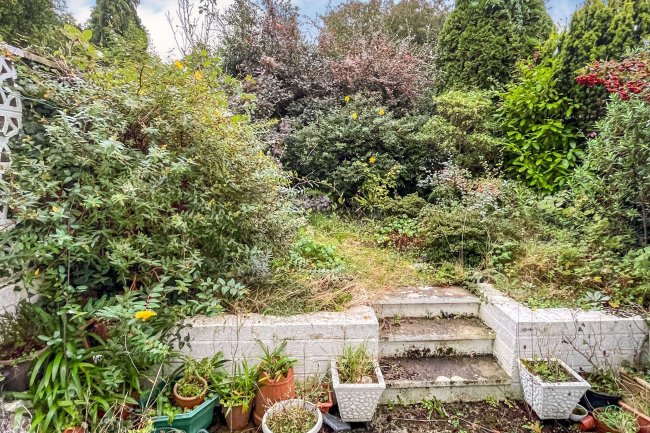 2 Rosemount Gardens, Musbury Road, Axminster, EX13 5AE 8