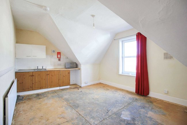 45 Grosvenor Road, Skegness, Lincolnshire, PE25 2DD 8