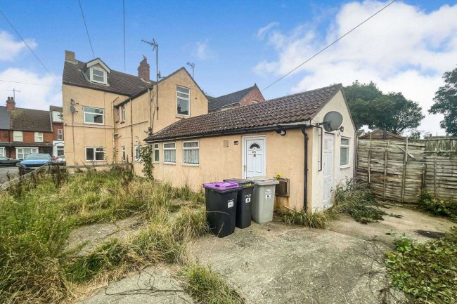 45 Grosvenor Road, Skegness, Lincolnshire, PE25 2DD 8