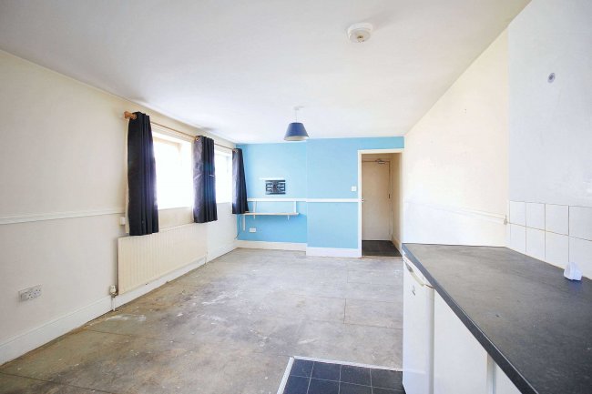 45 Grosvenor Road, Skegness, Lincolnshire, PE25 2DD 8