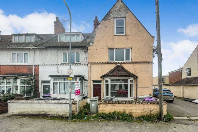 45 Grosvenor Road, Skegness, Lincolnshire, PE25 2DD 8