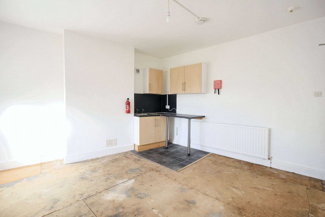 45 Grosvenor Road, Skegness, Lincolnshire, PE25 2DD 8