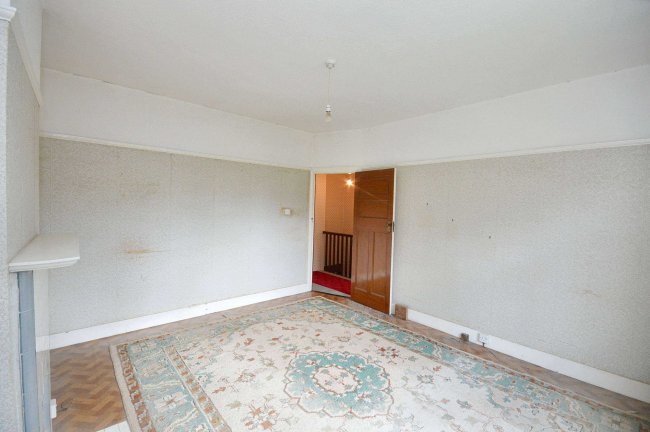 43 Cobham Road, Fetcham, Leatherhead, Surrey, KT22 9HT 3