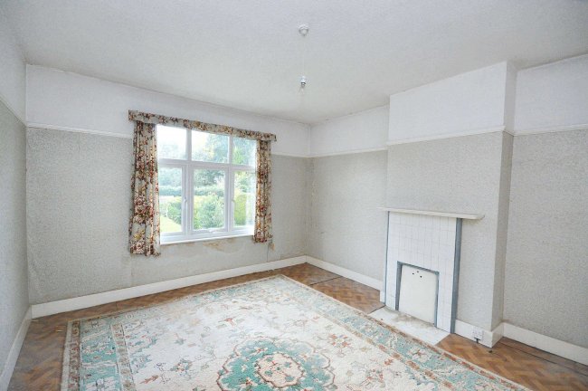 43 Cobham Road, Fetcham, Leatherhead, Surrey, KT22 9HT 3