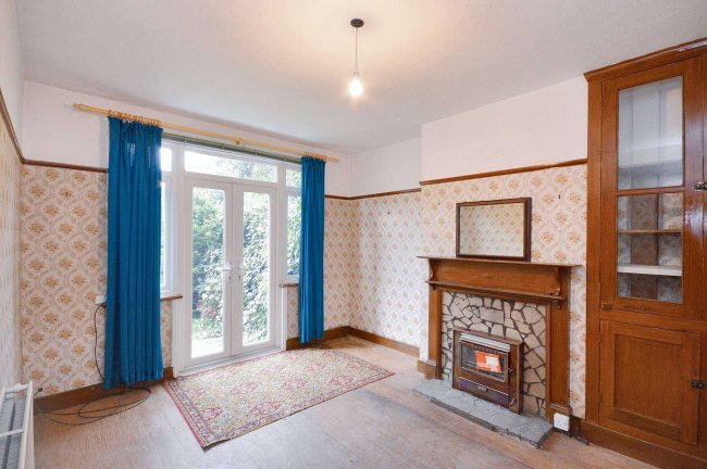 43 Cobham Road, Fetcham, Leatherhead, Surrey, KT22 9HT 3