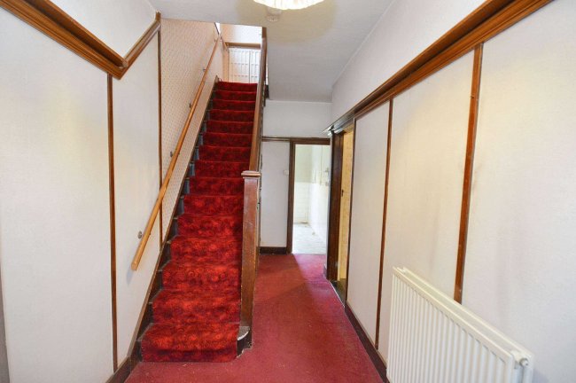 43 Cobham Road, Fetcham, Leatherhead, Surrey, KT22 9HT 3