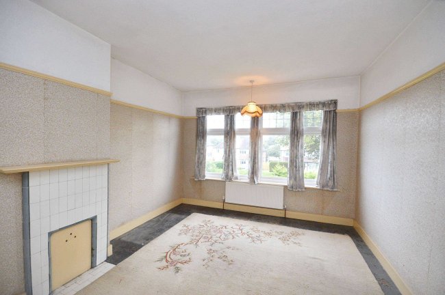 43 Cobham Road, Fetcham, Leatherhead, Surrey, KT22 9HT 3