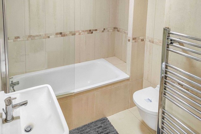 Flat 4, 6 The Avenue, Newmarket, Suffolk, CB8 9AA 4