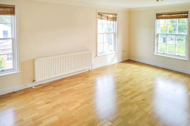 Flat 4, 6 The Avenue, Newmarket, Suffolk, CB8 9AA 4