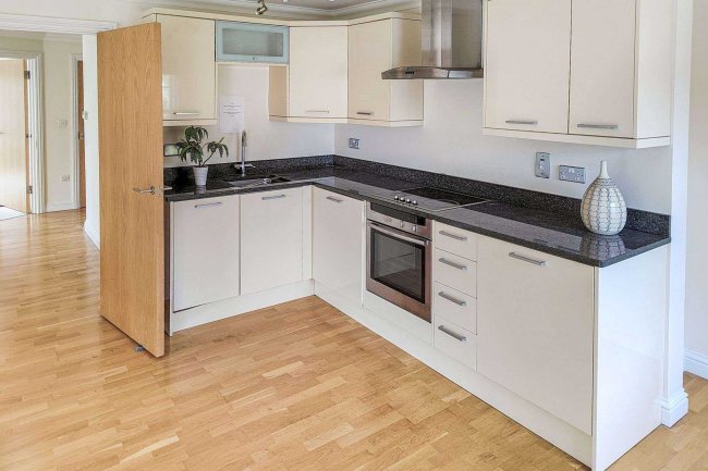 Flat 4, 6 The Avenue, Newmarket, Suffolk, CB8 9AA 4