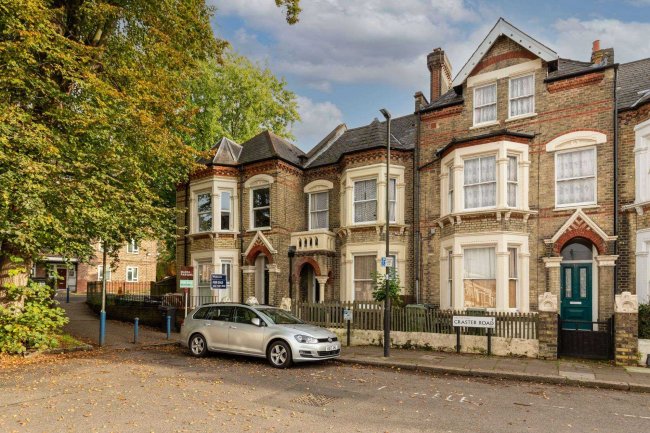 78 Craster Road, Brixton, London, SW2 2AX 9