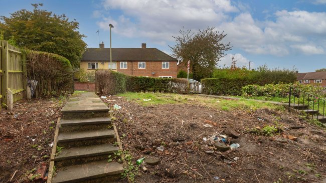 6 Lullingstone Crescent, Orpington, Kent, BR5 3EB 6