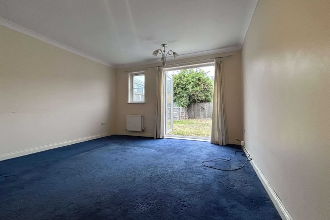 9 Hornbeam Close, Barking, Essex, IG11 0HA 8