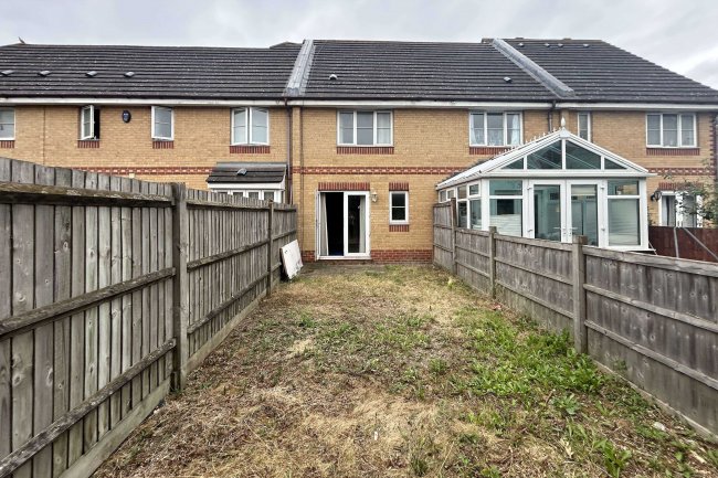 9 Hornbeam Close, Barking, Essex, IG11 0HA 8