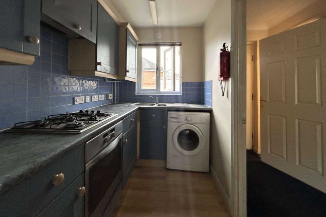 9 Hornbeam Close, Barking, Essex, IG11 0HA 8