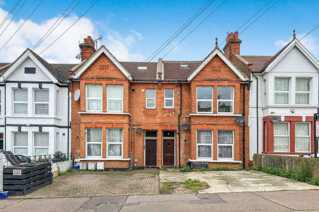 25 Seaforth Road, Westcliff-on-Sea,SS0 7SN 2