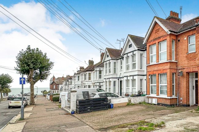 25 Seaforth Road, Westcliff-on-Sea,SS0 7SN 2