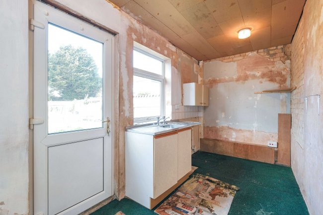 29 Pembroke Road, Spencer, Northampton, NN5 7EN 10