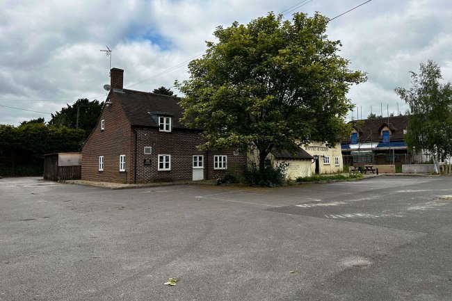 Bottle & Glass, Gibraltar, Aylesbury, Buckinghamshire HP17 8TY 30