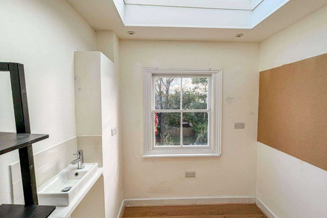 First Floor Store Room, 102 Christchurch Road, Tulse Hill, London, SW2 3DF 10
