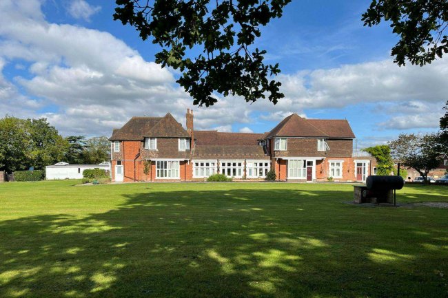 Carylls Country House, Faygate Lane, Faygate RH12 4SN 6