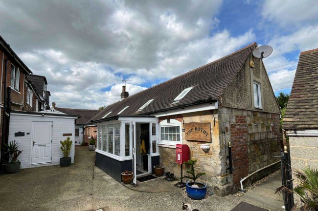 Carylls Country House, Faygate Lane, Faygate RH12 4SN 6