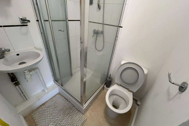 Carylls Country House, Faygate Lane, Faygate RH12 4SN 6