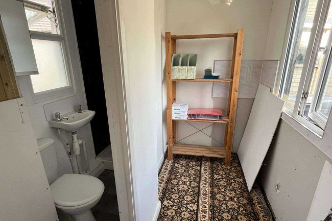 Carylls Country House, Faygate Lane, Faygate RH12 4SN 6