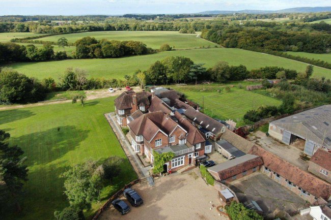Carylls Country House, Faygate Lane, Faygate RH12 4SN 6
