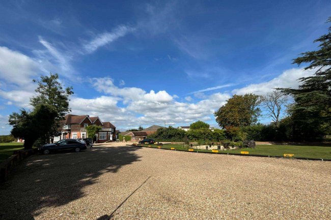 Carylls Country House, Faygate Lane, Faygate RH12 4SN 6