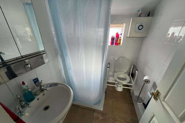 Carylls Country House, Faygate Lane, Faygate RH12 4SN 6